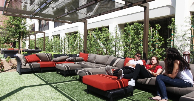 Parkside Apartments Usc Housing Pks Crtyd 01x1